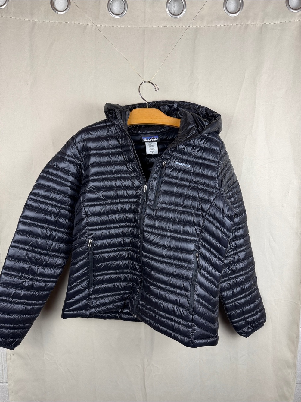 Patagonia ultralight down hoody